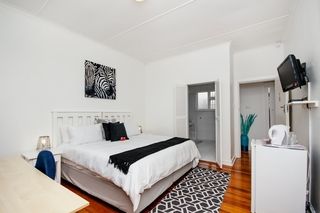 accommodation summerstrand room3 emabaleni2