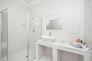 accommodation summerstrand room3 emabaleni3