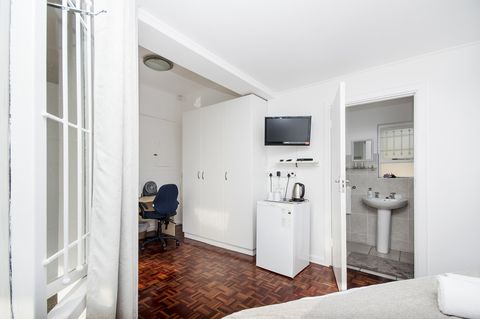 accommodation guest house summerstrand port elizabeth 028 accommodation guest house summerstrand port elizabeth 028